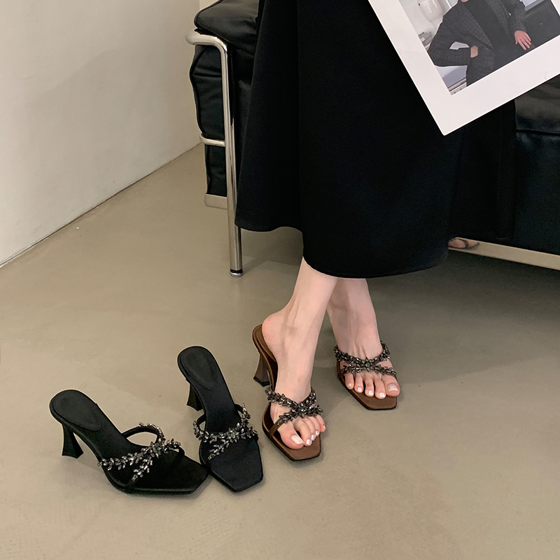 2025 Summer European and American Runway Style High Heel Sandals Luxury Rhinestone Satin Open Toe Fashion Square Toe Women's Shoes - Image 4
